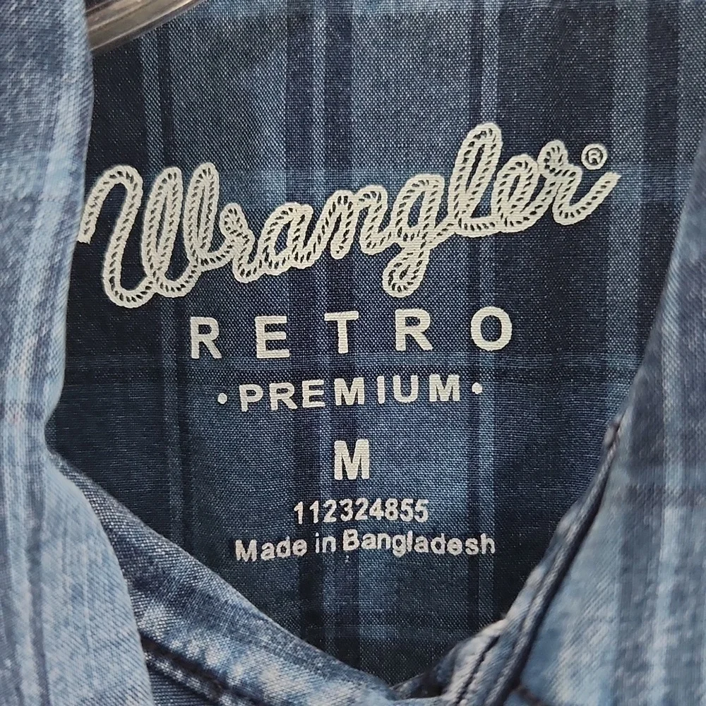 Wrangler Retro Mens shirt size m plaid blue black button